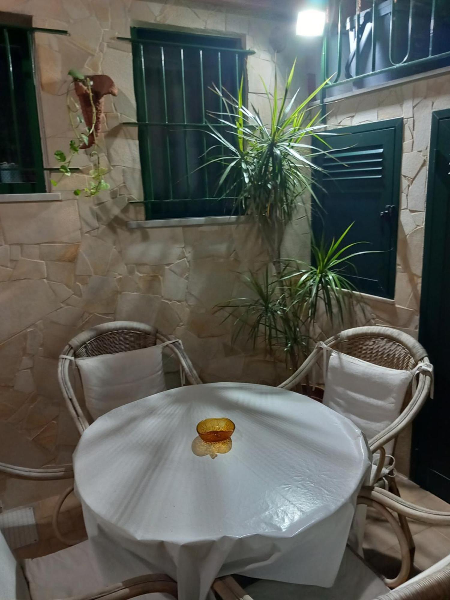 Casa Vacanze Rosa Aci Trezza Luaran gambar